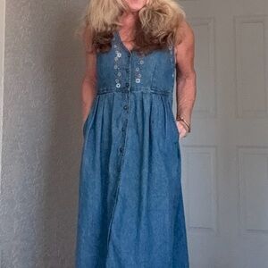 VTG Jane Ashley Petite Blue Denim Dress with Colorful Embroidery Best Find!!